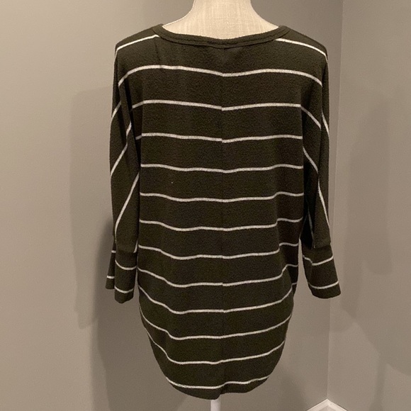 Market & Spruce Knit Top Size: M - Picture 3 of 12